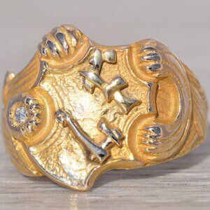 Antique Natural Diamond Signet Ring in Yellow Gold